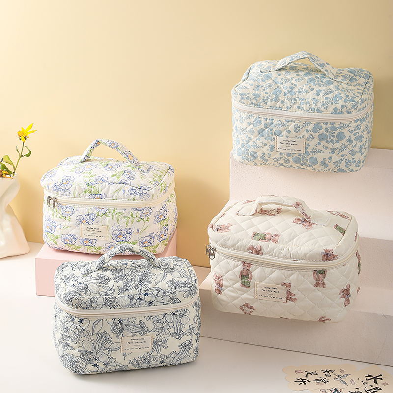 Floral Quilted Makeup Bag – Cotton Cosmetic & Journaling Organizer, 40+ Patterns